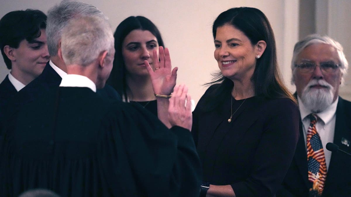 Kelly Ayotte položila zakletvu
