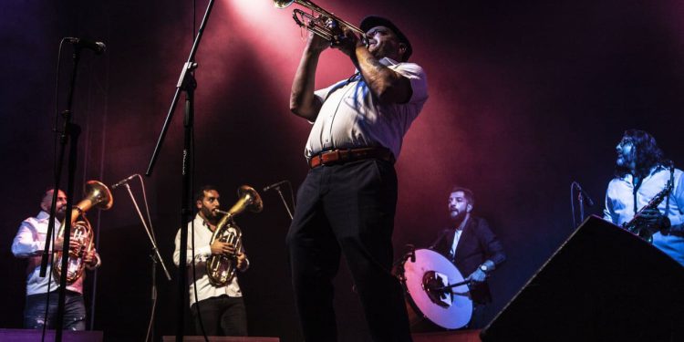 Kočani orkestar sinoć zabavljao Splićane