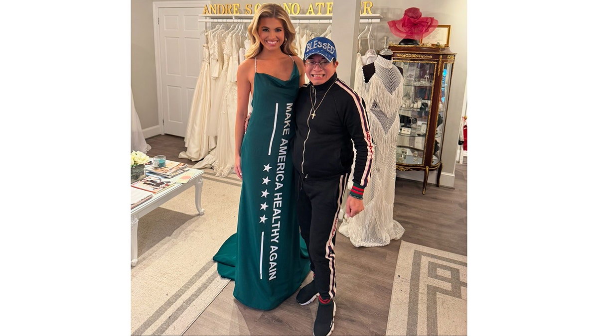 Miss Amerike, Andre Soriana, MAHA haljina