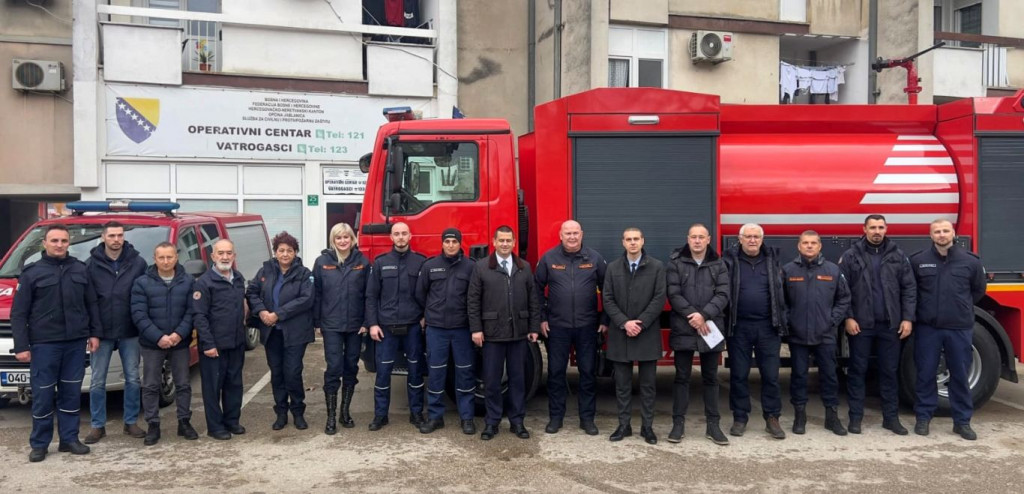 Općini Jablanica uručeno vatrogasno vozilo