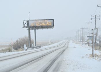 IZVANREDNO STANJE Veliki dijelovi SAD-a pod udarom snježne oluje, zatvorene pojedine zračne luke | NACIONAL.HR