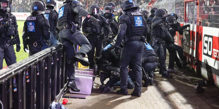 KAOS U RIMU Izbodena tri navijača Real Sociedada, u bolnici su u kritičnom stanju! | NACIONAL.HR