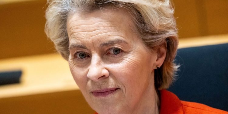 ČEKA SE OPORAVAK Von der Leyen otkazala obveze zbog upale pluća | NACIONAL.HR