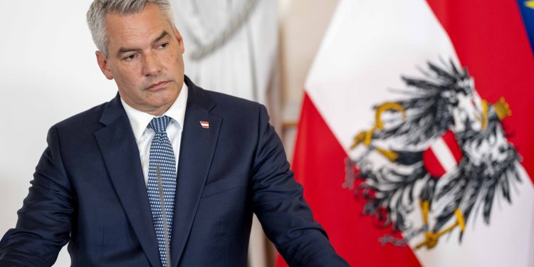 POLITIČKA KRIZA Propali pregovori o centrističkoj koaliciji u Austriji, kancelar najavio ostavku | NACIONAL.HR