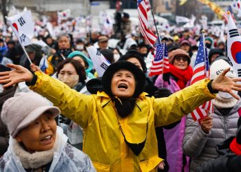 KAOS U JUŽNOJ KOREJI Predsjedničko osiguranje odbilo uhititi opozvanog šefa države | NACIONAL.HR