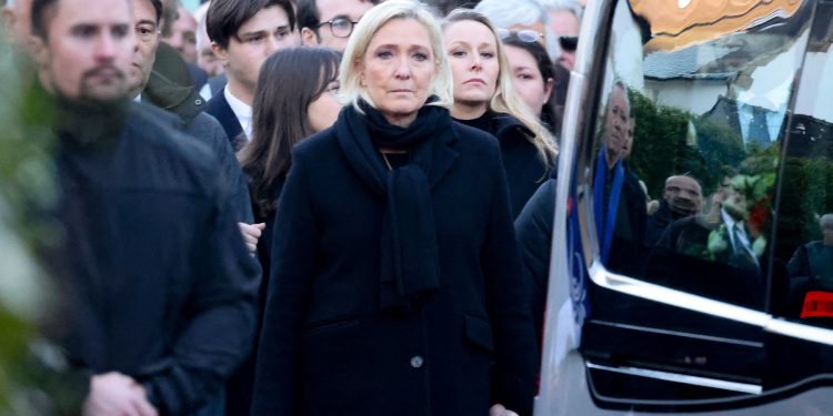U RODNOM GRADU Jean-Marie Le Pen pokopan u krugu obitelji i prijatelja | NACIONAL.HR