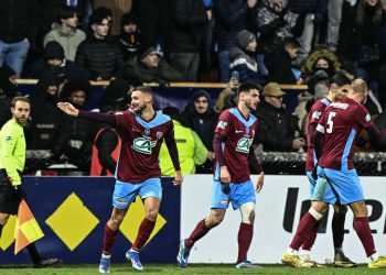 VATRENI GLEDAO S KLUPE Šok u Francuskoj, velikan ispao iz kupa od petoligaša | NACIONAL.HR