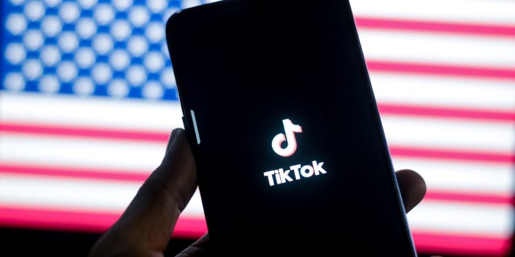 NESTADE Trump: ‘Spasite TikTok!’ | NACIONAL.HR