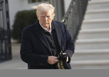 TRUMPOVA METLA Nova administracija mailom od većine zaposlenih zatražila da odu, nudi im velike otpremnine | NACIONAL.HR