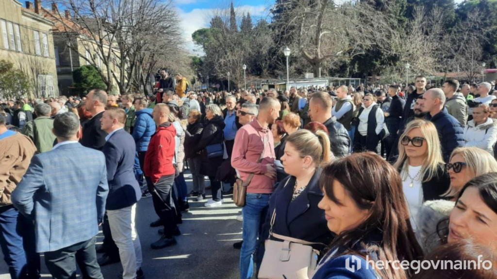 Prosvjed u Trebinju zbog premlaćivanja mladića 