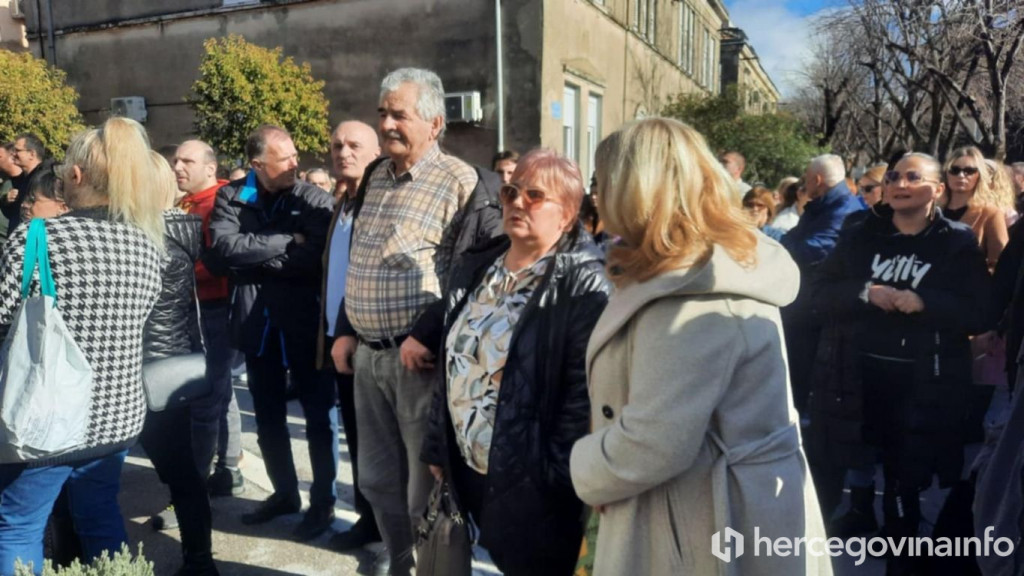 Prosvjed u Trebinju zbog premlaćivanja mladića 