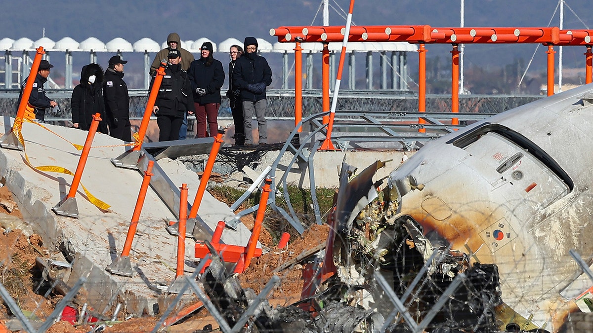 Istražitelji NTSB-a pregledavaju mjesto pada aviona u Južnoj Koreji