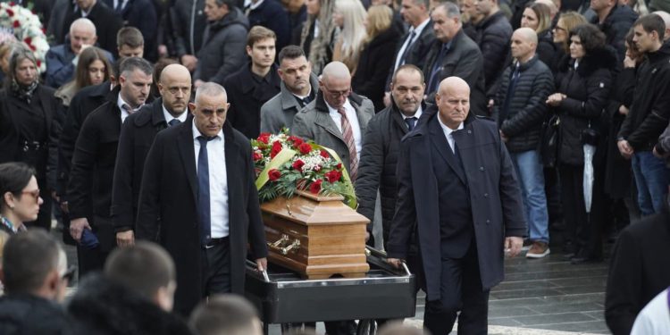 FOTO Posljednji ispraćaj splitske ragbijaške legende na Lovrincu, cijeli Split oprašta se od Pulje