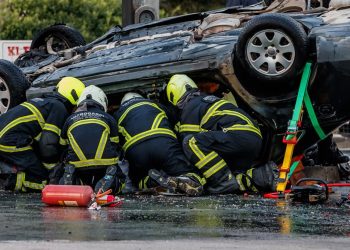 NEVIĐENO Dvojica kod Našica napala vatrogasce dok su izvlačili unesrećene iz zapaljenog auta | NACIONAL.HR