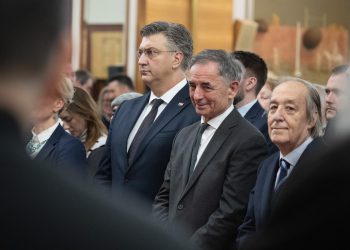 ‘SRPSKI SVET’ Pupovac se ograđuje: ‘Nikad nismo htjeli biti dio ičega što bi moglo nauditi narodu s kojim živimo’ | NACIONAL.HR