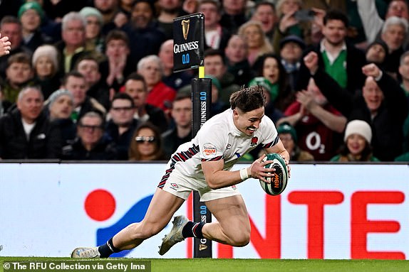 DUBLIN, IRELAND - FEBRUARY 01: Cadan Murley of England dives in to score his team's first try during the Guinness Six Nations 2025 match between Ireland and England at Aviva Stadium on February 01, 2025 in Dublin, Ireland. (Photo by Dan Mullan - RFU/The RFU Collection via Getty Images)