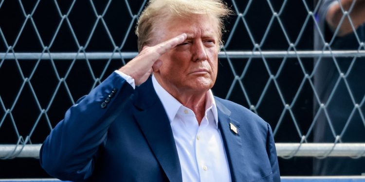 Trump vratio plastične slamke: ‘Papirnate ne funkcioniraju, to se lomi, traju par sekundi’