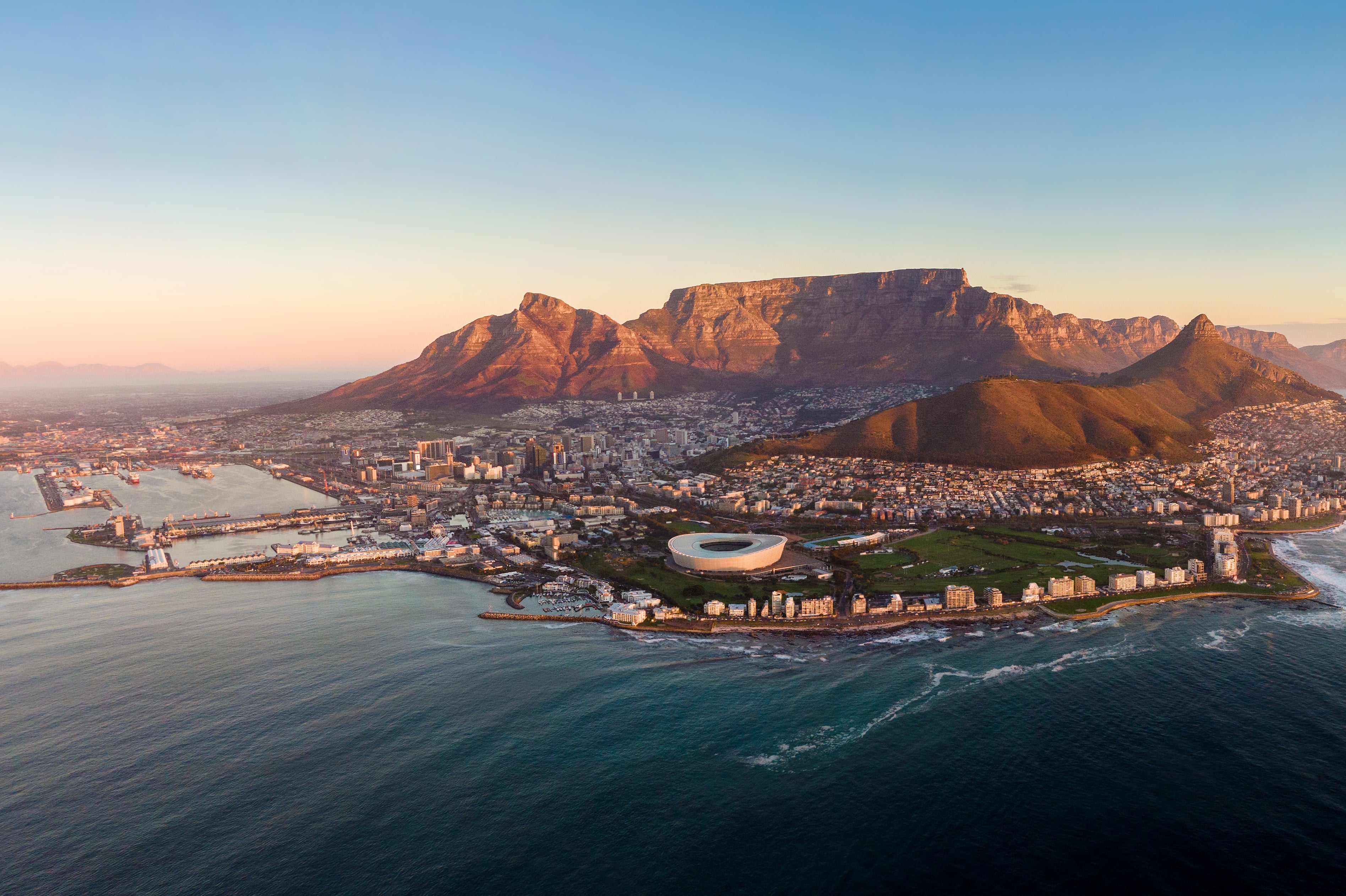 Hendricks je osnovao džamiju prilagođenu LGBTQ-u u Cape Townu, na slici