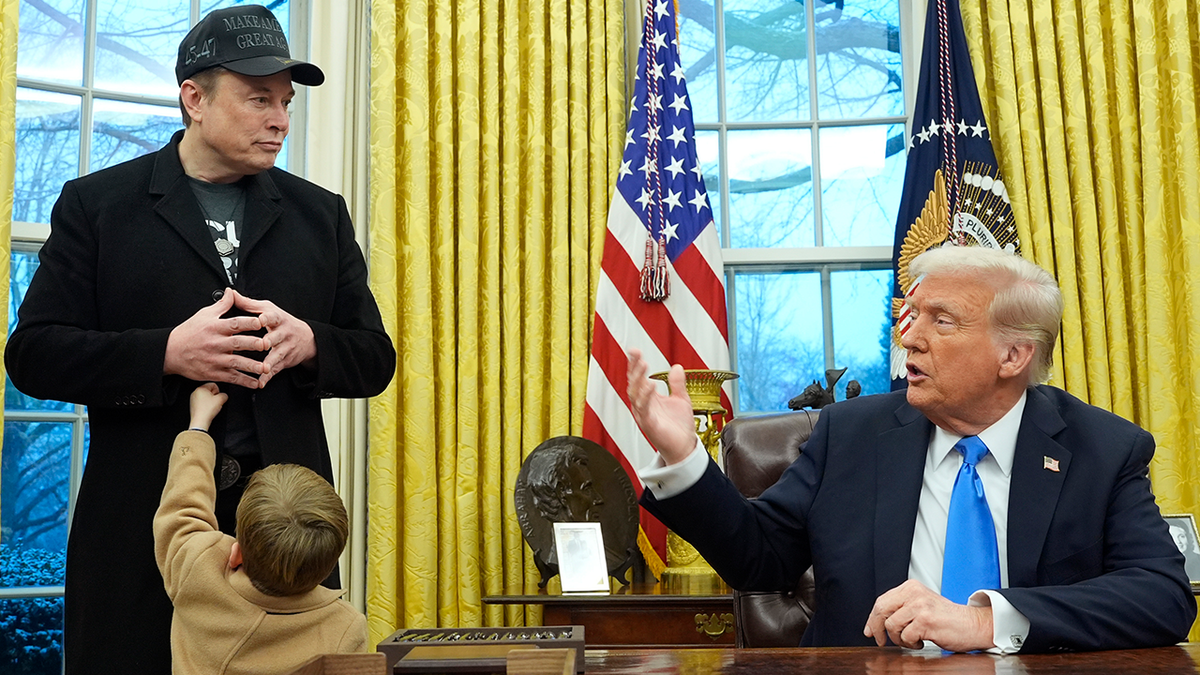 Trump Musk X u Ovalu