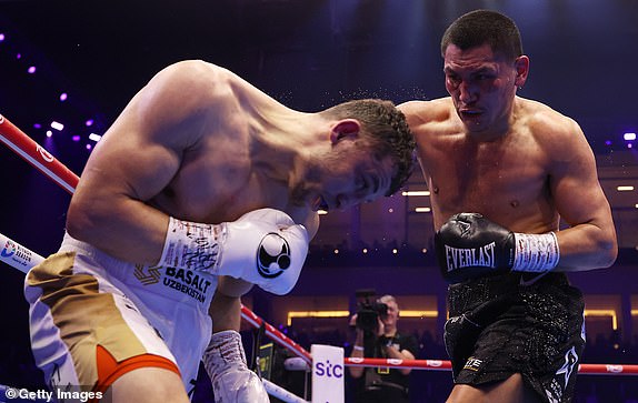 RIYADH, SAUDI ARABIA - FEBRUARY 22: Vergil Ortiz Jr punches Israil Madrimov during the WBC Interim World Super Welterweight Title fight between Vergil Ortiz Jr and Israil Madrimov as part of Beterbiev v Bivol 2: The Last Crescendo at Kingdom Arena on February 22, 2025 in Riyadh, Saudi Arabia. (Photo by Richard Pelham/Getty Images)