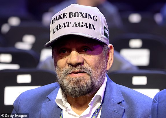 RIYADH, SAUDI ARABIA - FEBRUARY 22: Former Panamanian Boxer Roberto Duran looks on prior to the WBC World Middleweight Title fight between Carlos Adames and Hamzah Sheeraz as part of Beterbiev v Bivol 2: The Last Crescendo at Kingdom Arena on February 22, 2025 in Riyadh, Saudi Arabia. (Photo by Richard Pelham/Getty Images)