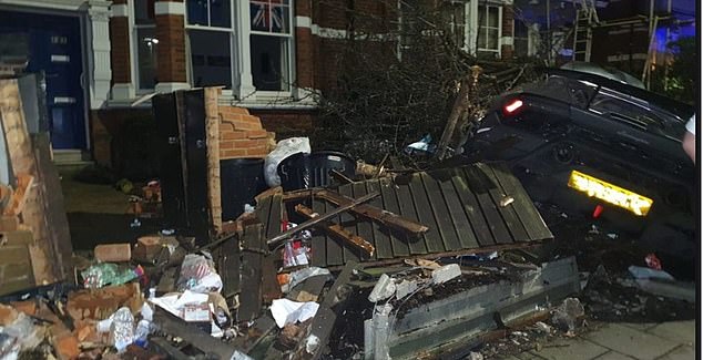 Na Božić 2019. Antonio je svoj automobil srušio u vrt kuće u Londonu