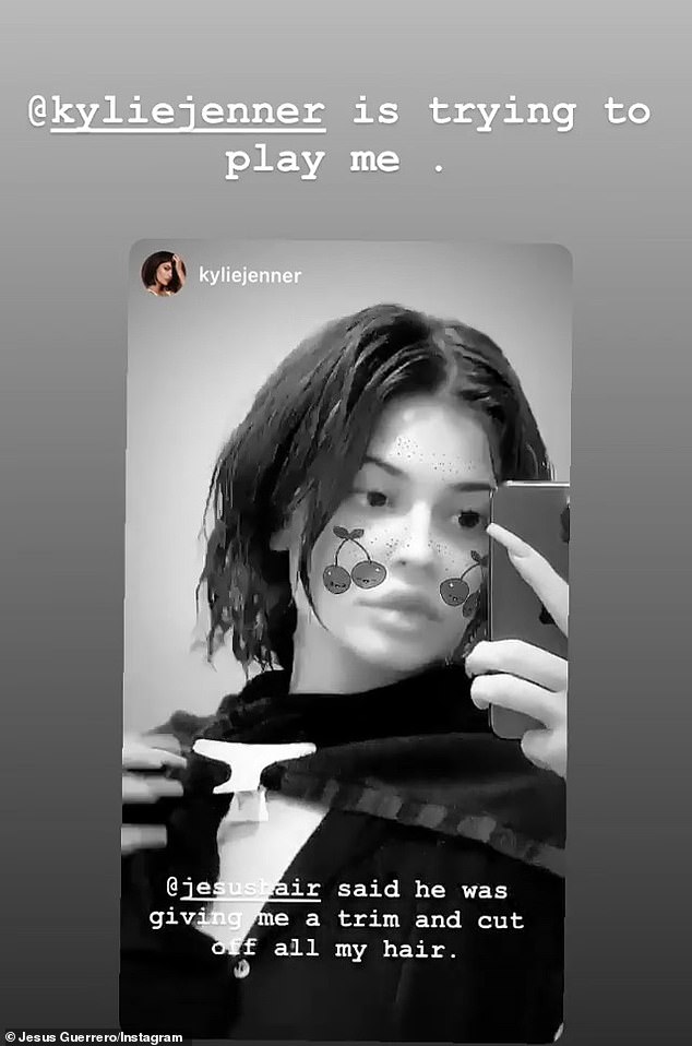 Godine 2020. Kylie Jenner zabavljala se frizera u vlastitom Insta Clip -u, u šali optužujući ga da joj je kosu prerezala kraće nego što je tražila