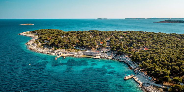 Ugledan američki magazin napravio listu od 15 hrvatskih otoka koje morate posjetiti, dva se nalaze nadomak Šibenika