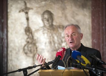 Slobodna Dalmacija – Hvarski biskup objavio emotivno pismo o svećenicima pedofilima s otoka: ‘Uzrokovali su teške boli i patnje brojne djece’