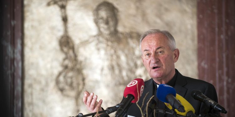 Slobodna Dalmacija – Hvarski biskup objavio emotivno pismo o svećenicima pedofilima s otoka: ‘Uzrokovali su teške boli i patnje brojne djece’