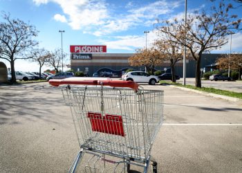 Slobodna Dalmacija – Pokralo čovika! Trogiranin u Plodinama kupio proizvod po zamrznutoj cijeni. Kad ga je otpakirao, imao je što i vidjeti