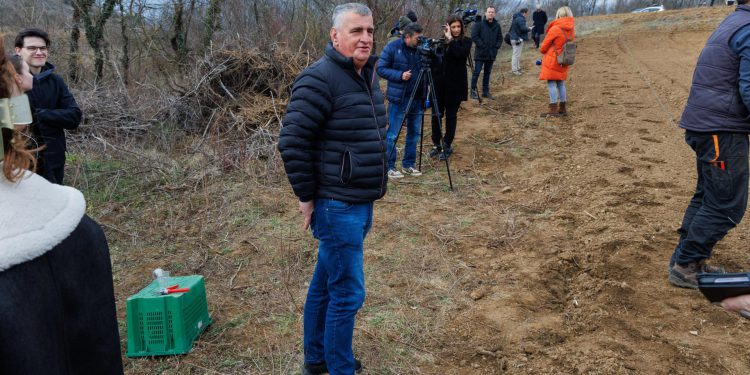 Slobodna Dalmacija – Buljevo ‘Ne-će-te!’ je obično mazanje očiju: Sinjane poziva na pobunu protiv objekta iz vlastitog Prostornog plana!?