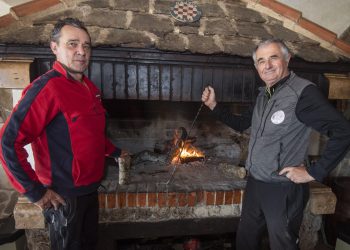 Slobodna Dalmacija – Ovo nije dom, već pravi hotel! Povirite što je Dražan s prijateljima izgradio na mitskoj planini: ‘Ne mogu bez nje…’