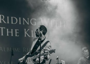 Ljubitelji bluesa i rocka, pripremite se: večer posvećena Ericu Claptonu stiže u A’mare!