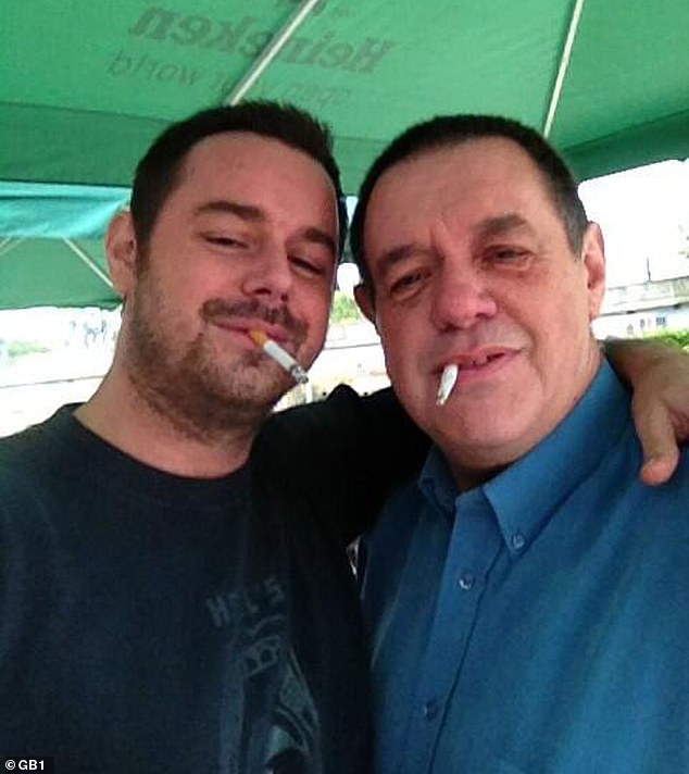 Danny je otkrio da ga je zapravo njegov otac (na slici) uvjerio da dobije postupak nakon što je to učinio sam