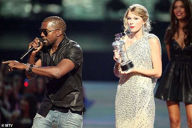 Sjeme nesklad između Kanye i Tayolr zasađeno je na MTV Music Awards 2009. godine 13. rujna 2009. u Radio City Music Hall u New Yorku
