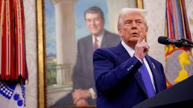 Trump razgovara s novinarima nakon Rusije razgovora