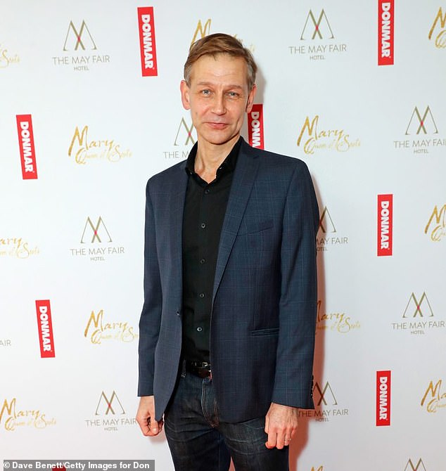 Richard se sada druži s glumcem Dickiejem (60), koji je sin Briana Cant -a, koji je u 60 -ima i 70 -ima predstavio dječje TV emisije poput Playschool i Dappledown Farm (na slici 2019.)