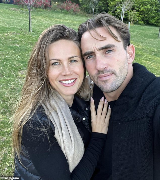 Max i Vail (na slici zajedno) bili su predmet više od godinu dana, ali izvor nam je rekao da su se raspali. Vail je glumica sapuna koja se pojavila u jednoj sezoni Vanderpump pravila