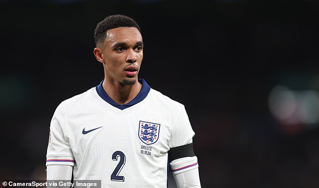 U listopadu je otkriveno da se Iris razdvojila od svog dečka nogometaša iz Engleske Trent Alexander-Arnold (na slici 2024.)