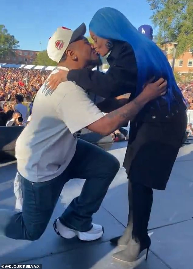 Blac Chyna zaručio se za svog dečka, Derricka Milana, nakon što je spustio na jedno koljeno dok je nastupio na pozornici tijekom dvorišta Sveučilišta Howard (na slici)