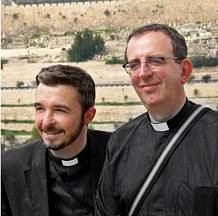 David je nažalost preminuo nakon bitke s alkoholizmom 2019. godine u dobi od samo 42 godine (na slici zajedno)