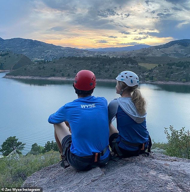 Zac se preselio iz Wichita, KS u Longmont, CO, nakon što je diplomirao na Tabor Collegeu - koji priprema 'ljude za život učenja, rada i služenja za Krista i njegovo kraljevstvo'