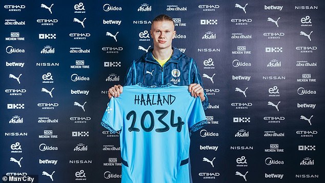 Prošli mjesec potpisao je devetogodišnji ugovor do 2034. godine koji ga vidi kako zarađuje gotovo milijun funti tjedno