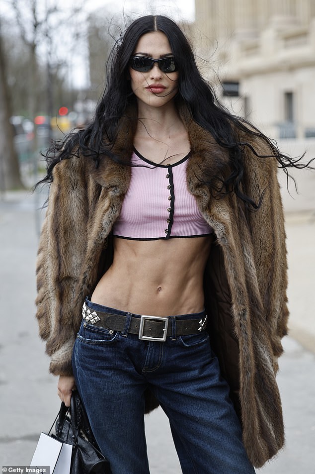 Hamlin je predstavio svoj impresivni šest paketa dok je stigla na Chanel's Haute Couture Spring-Summer 2025 Show tijekom Pariškog tjedna mode, 28. siječnja