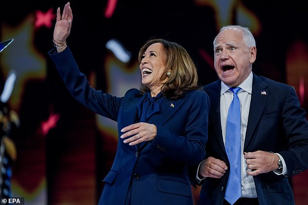 Smith je nedavno priznao da se osjeća kao 'prokleta budala' za podršku Kamali Harris i Tima Walza