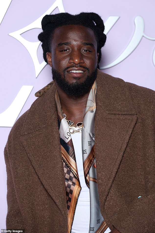 Shaboozey, koji će Teddy preuzeti u istoj kategoriji sa svojom pjesmom, bar pjesama (Tipsy), rekao je: 'Ja sam izvan zahvalne i ponižene da ne samo da sam nominiran za Brit Award, već i za pozornicu'