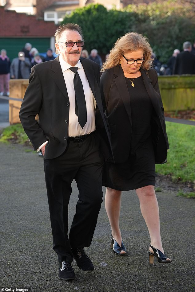 Stigao je u crkvu svetog Pavla u Lindinom rodnom gradu Blackpoolu kako bi odao počast