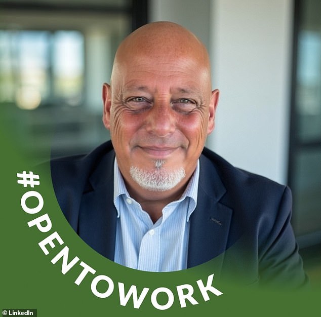 Ranije ovog tjedna, pojavio se još jedan videozapis Iana - koji je označen 'najboljom svjetskom stjuardesnom letovima' i pokazao mu toplo šalu s putnicima