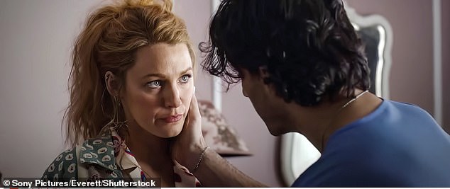 U jednoj od navodnih razmjena tekstualnih poruka, Lively je napisao Baldoniju o prepisivanju scene na krovu u travnju 2023. 